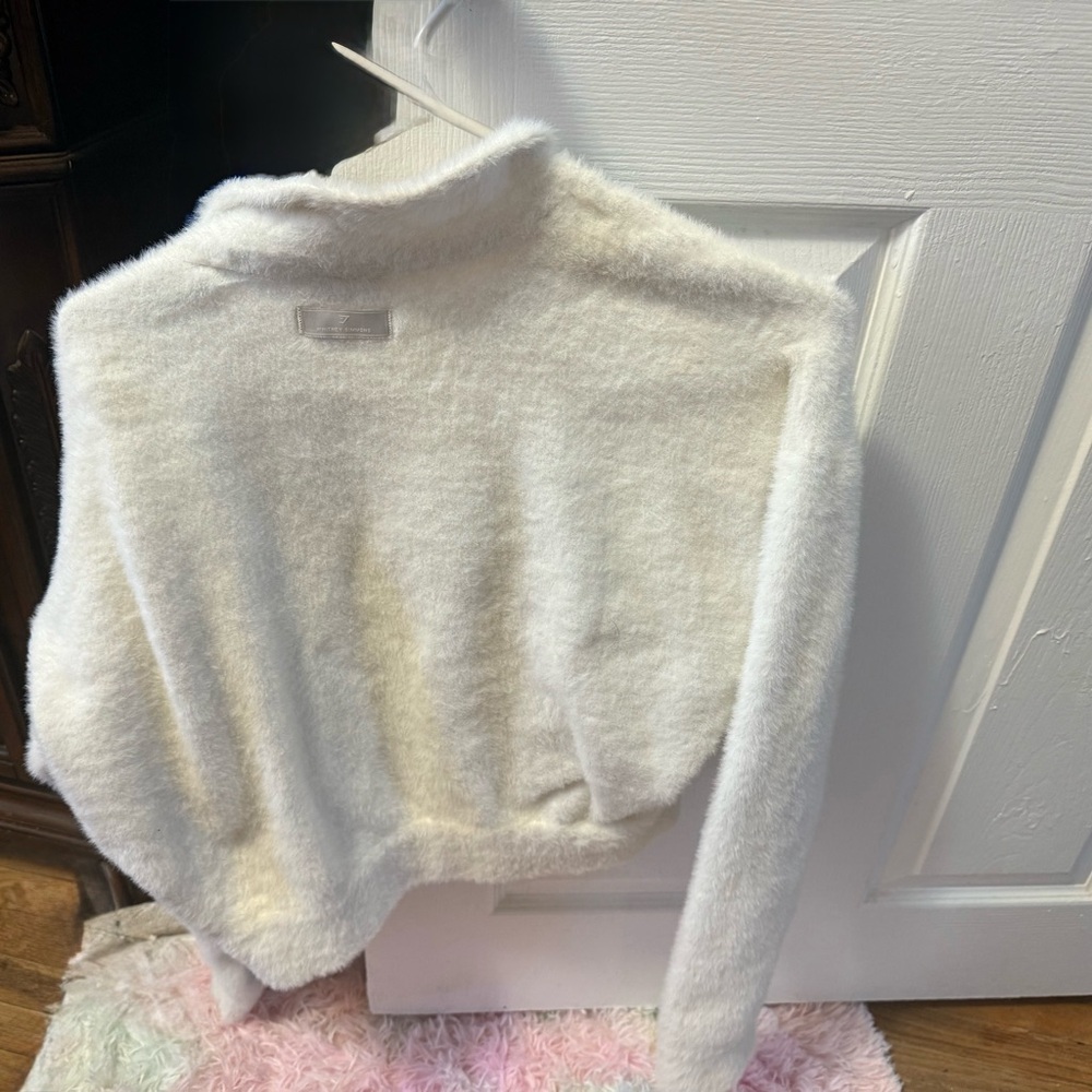 Beautiful comfy gym shark sweater